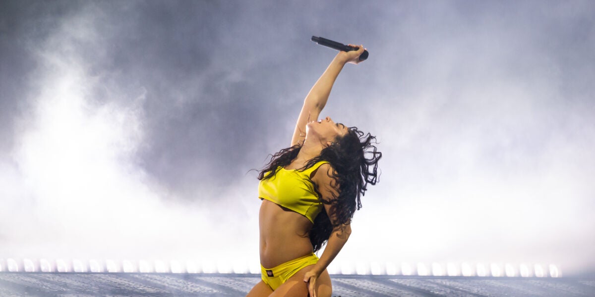 Charli XCX en concierto