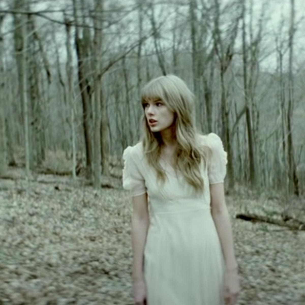 Taylor Swift en el videoclip de 'Safe & Sound' Taylor Swift en el videoclip de 'Safe & Sound'