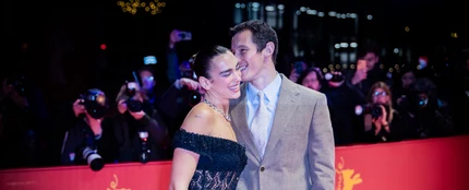 Dua Lipa y Callum Turne, en la presentación de 'Rosebush Pruning' en Berlín. Dua Lipa y Callum Turne, en la presentación de 'Rosebush Pruning' en Berlín.