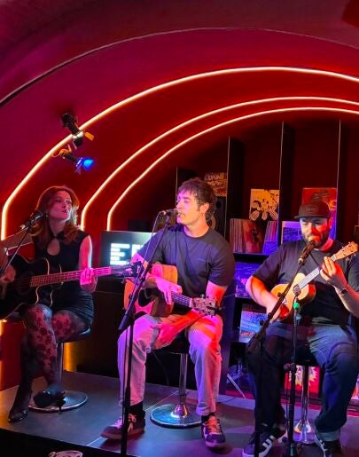 La La Love You en el Local de Ensayo Europa FM