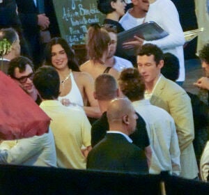Dua Lipa y Callum Turner durante su boda en Italia Dua Lipa y Callum Turner durante su boda en Italia