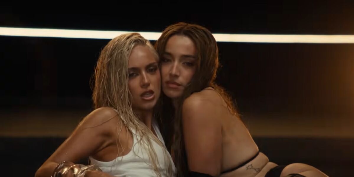 Ana Mena y Lola &Iacute;ndigo en el videoclip de 'pa ti toa <3'