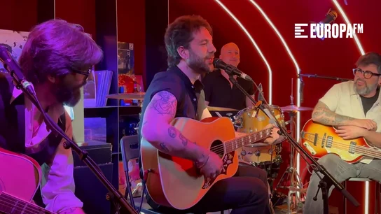 Viva Suecia improvisa una cover de 'Don’t Look Back in Anger' de Oasis Viva Suecia improvisa una cover de 'Don’t Look Back in Anger' de Oasis
