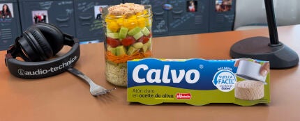 Ensalada de quinoa y atún claro Calvo en aceite de oliva Ensalada de quinoa y atún claro Calvo en aceite de oliva
