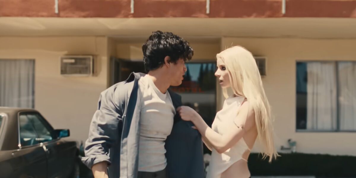 Anya Taylor-Joy y Charles Melton en el videoclip de 'Jelaus Lover' de The Rolling Stones
