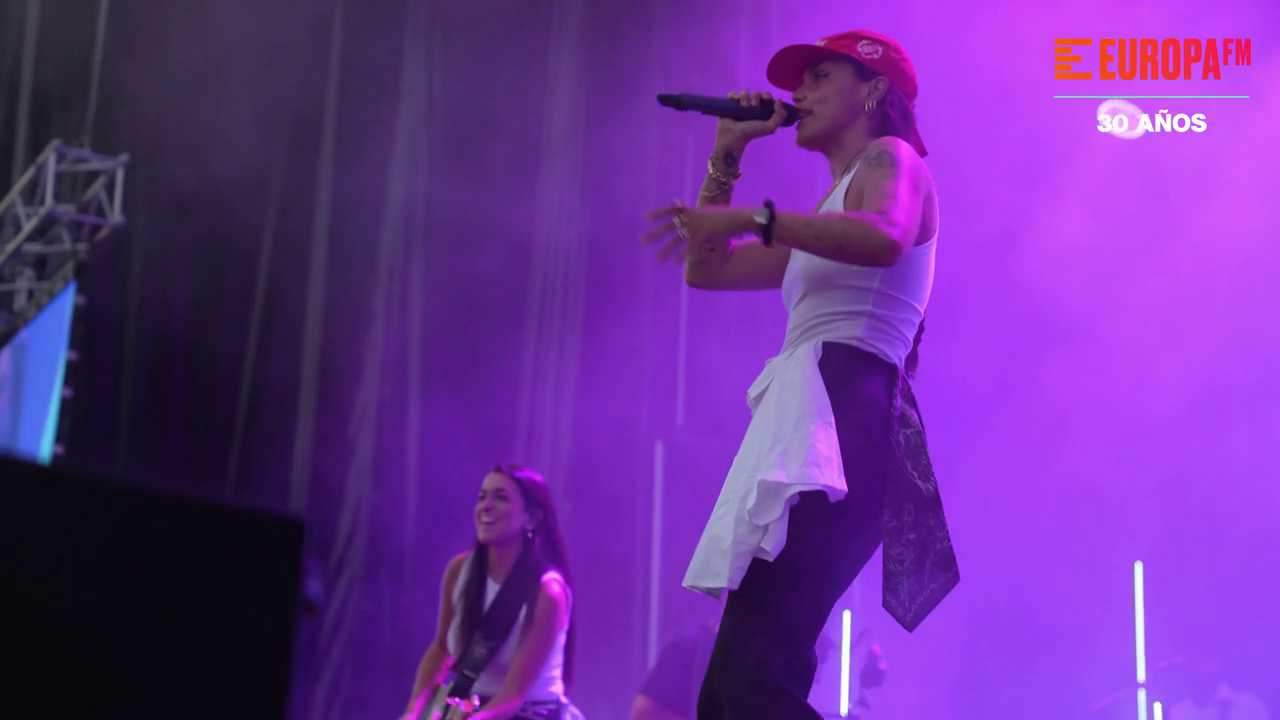 Marlena revoluciona las Fiestas de San Juan y San Pedro de León con un concierto cargado de buen rollo y grandes éxitos Marlena revoluciona las Fiestas de San Juan y San Pedro de León con un concierto cargado de buen rollo y grandes éxitos