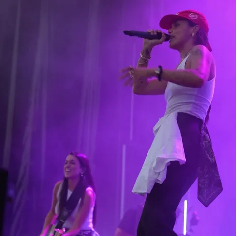Marlena revoluciona las Fiestas de San Juan y San Pedro de León con un concierto cargado de buen rollo y grandes éxitos Marlena revoluciona las Fiestas de San Juan y San Pedro de León con un concierto cargado de buen rollo y grandes éxitos