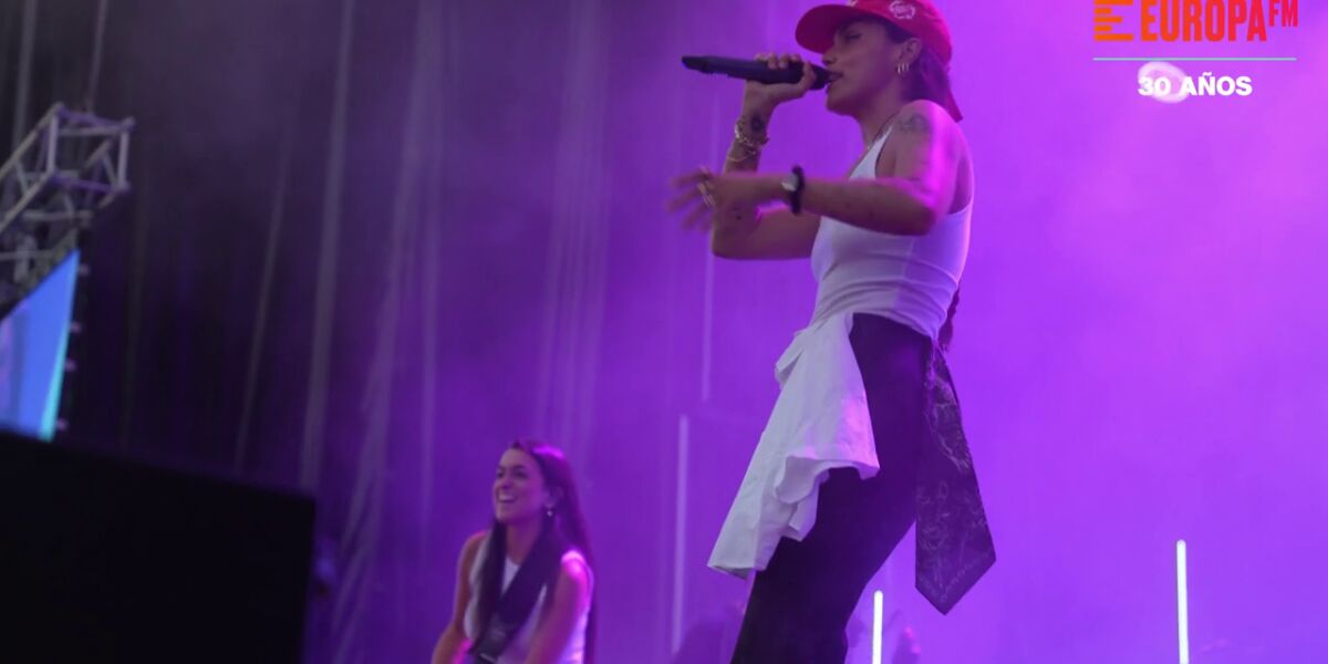 Marlena revoluciona las Fiestas de San Juan y San Pedro de Le&oacute;n con un concierto cargado de buen rollo y grandes &eacute;xitos