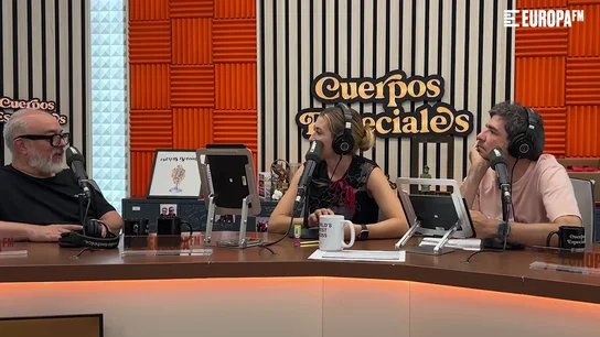 Álex de la Iglesia bromea sobre la reacción de sus hijas a su personaje en 'Minions & Monstruos': "Ahora soy respetado" Álex de la Iglesia bromea sobre la reacción de sus hijas a su personaje en 'Minions & Monstruos': "Ahora soy respetado"
