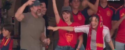 Rosalía, Penélope Cruz y Javier Bardem lo dan todo con la victoria de España contra Austria en el Mundial Rosalía, Penélope Cruz y Javier Bardem lo dan todo con la victoria de España contra Austria en el Mundial