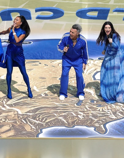 Las actuaciones de la final, en directo: Robbie Williams, Laura Pausini y Nicole Scherzinger interpretan 'Desire' Las actuaciones de la final, en directo: Robbie Williams, Laura Pausini y Nicole Scherzinger interpretan 'Desire'