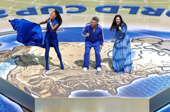 Las actuaciones de la final, en directo: Robbie Williams, Laura Pausini y Nicole Scherzinger interpretan 'Desire' Las actuaciones de la final, en directo: Robbie Williams, Laura Pausini y Nicole Scherzinger interpretan 'Desire'