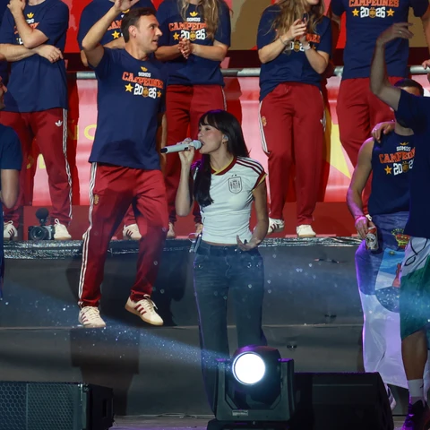 Aitana celebra la victoria del Mundial de España en Cibeles Aitana celebra la victoria del Mundial de España en Cibeles