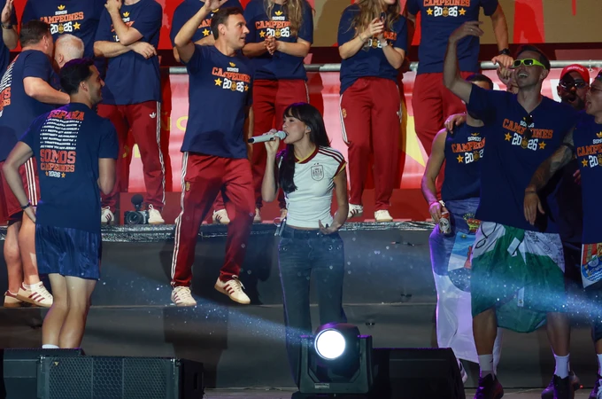 Aitana celebra la victoria del Mundial de España en Cibeles Aitana celebra la victoria del Mundial de España en Cibeles
