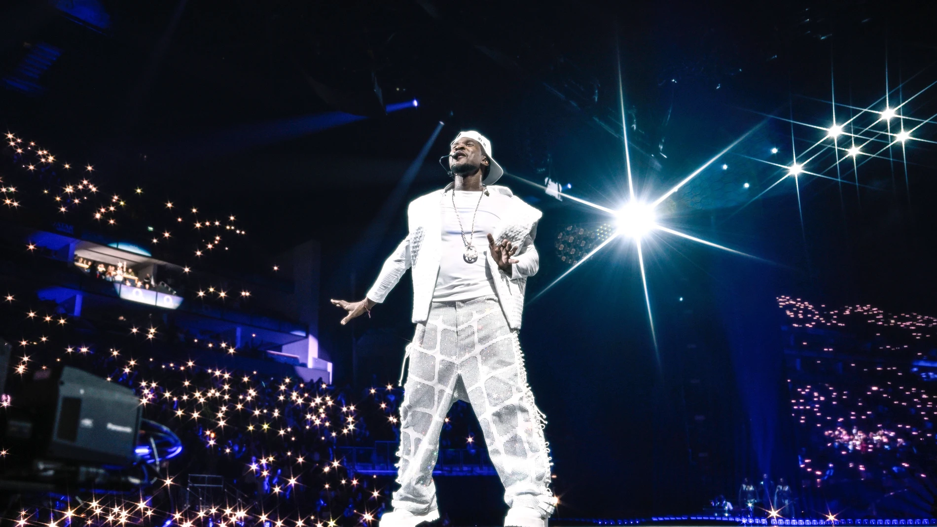 Usher en concierto Usher en concierto