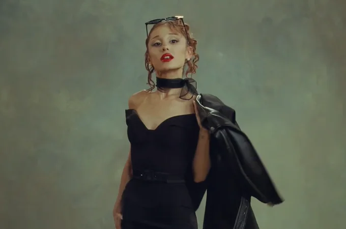 Ariana Grande en el videoclip de 'petal' Ariana Grande en el videoclip de 'petal'