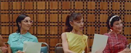 Ariana Grande en el videoclip de 'petal' Ariana Grande en el videoclip de 'petal'