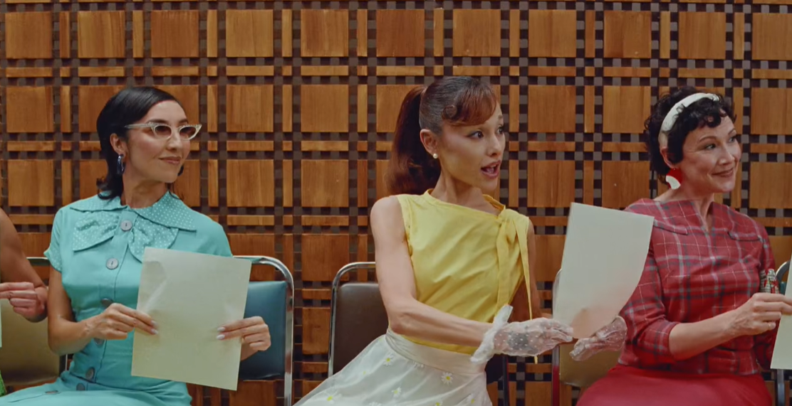 Ariana Grande en el videoclip de 'petal' Ariana Grande en el videoclip de 'petal'