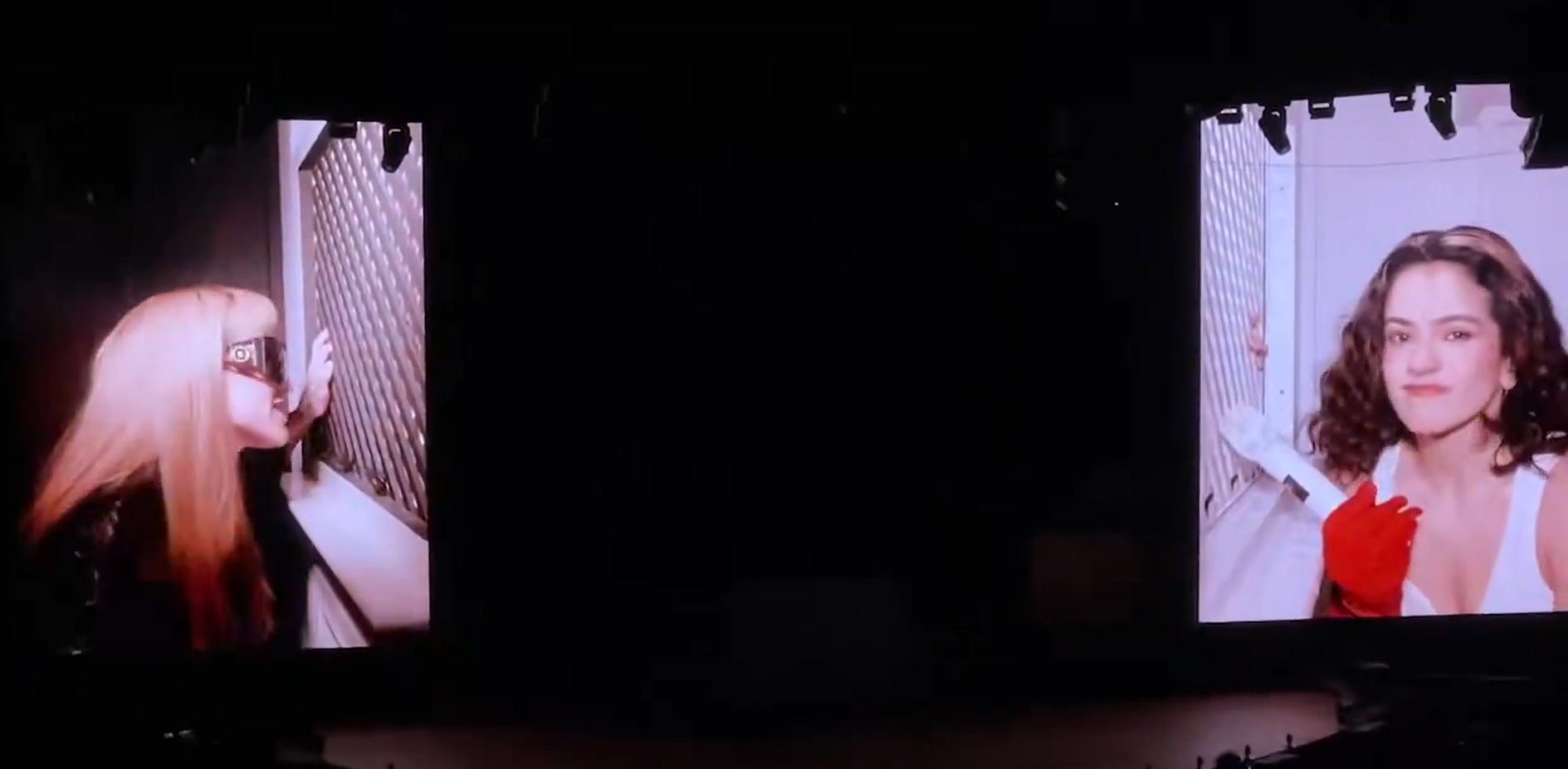 La Joaqui en el confesionario de Rosalía en su concierto en Buenos Aires La Joaqui en el confesionario de Rosalía en su concierto en Buenos Aires
