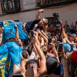 Barry B conquista la plaza del Trigo como el primer artista sorpresa del Sonorama Barry B conquista la plaza del Trigo como el primer artista sorpresa del Sonorama