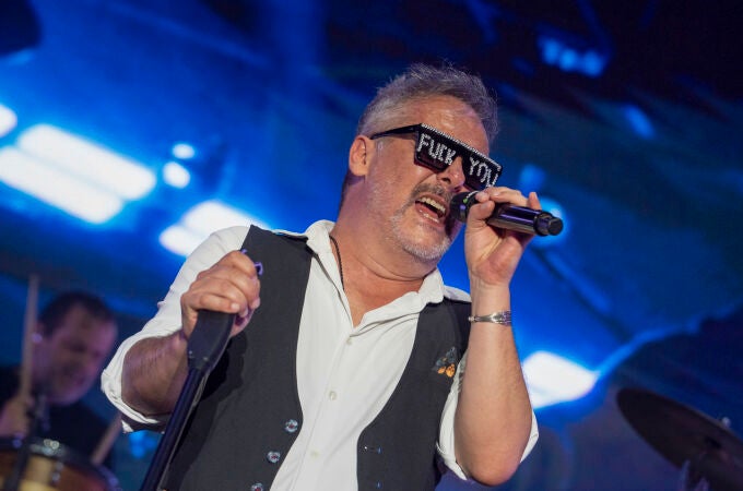 El cantante de Love of Lesbian, Santi Balmes, durante su actuación en el festival Sonorama Ribera en Aranda de Duero (Burgos)