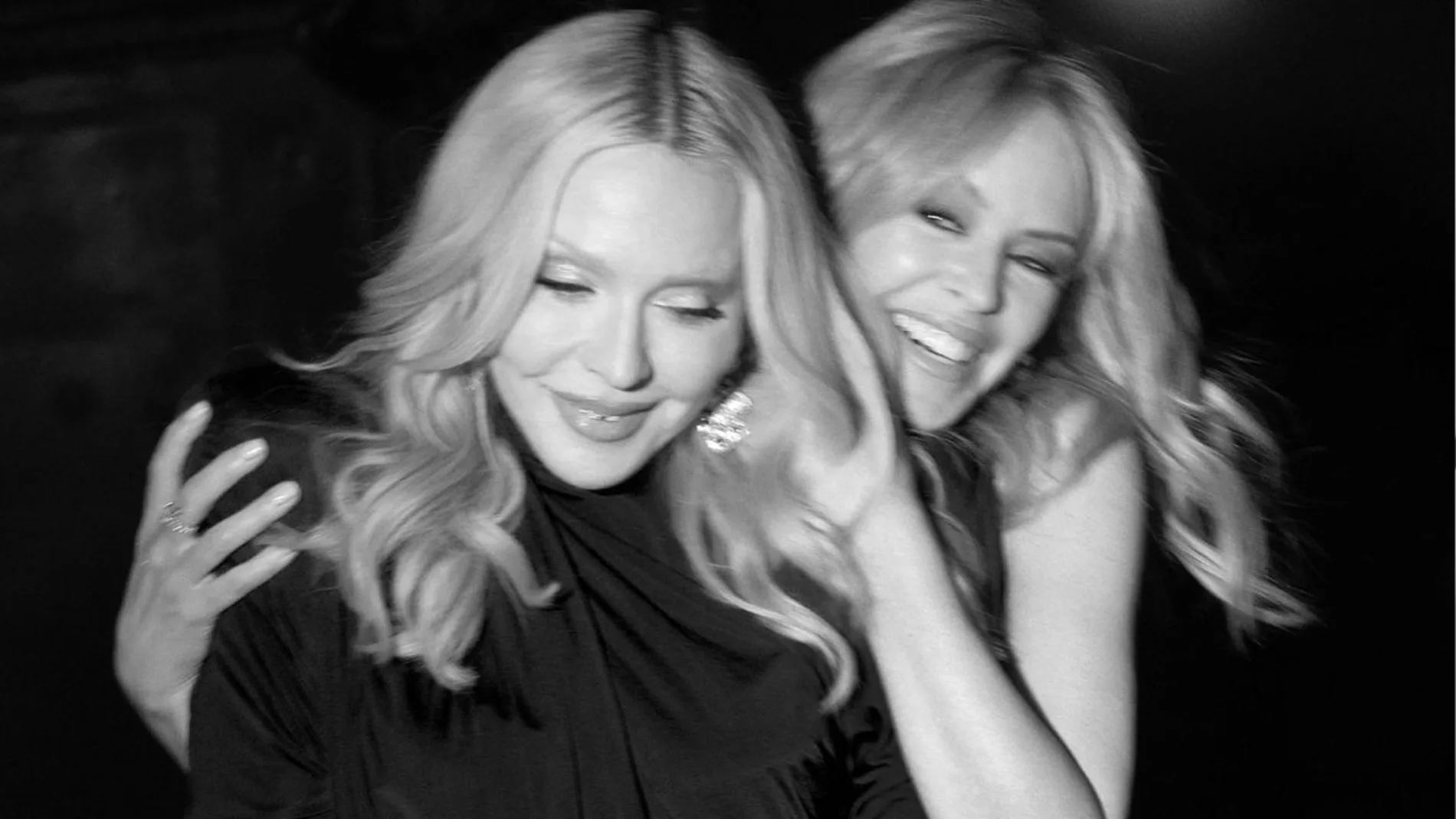 Madonna y Kylie Minogue en la portada de 'Love Sensation' Madonna y Kylie Minogue en la portada de 'Love Sensation'