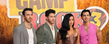 Demi Lovato y los Jonas Brothers en la premier de 'Camp Rock 3' Demi Lovato y los Jonas Brothers en la premier de 'Camp Rock 3'