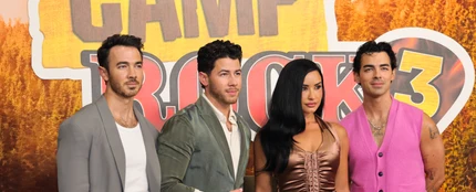 Demi Lovato y los Jonas Brothers en la premier de 'Camp Rock 3' Demi Lovato y los Jonas Brothers en la premier de 'Camp Rock 3'