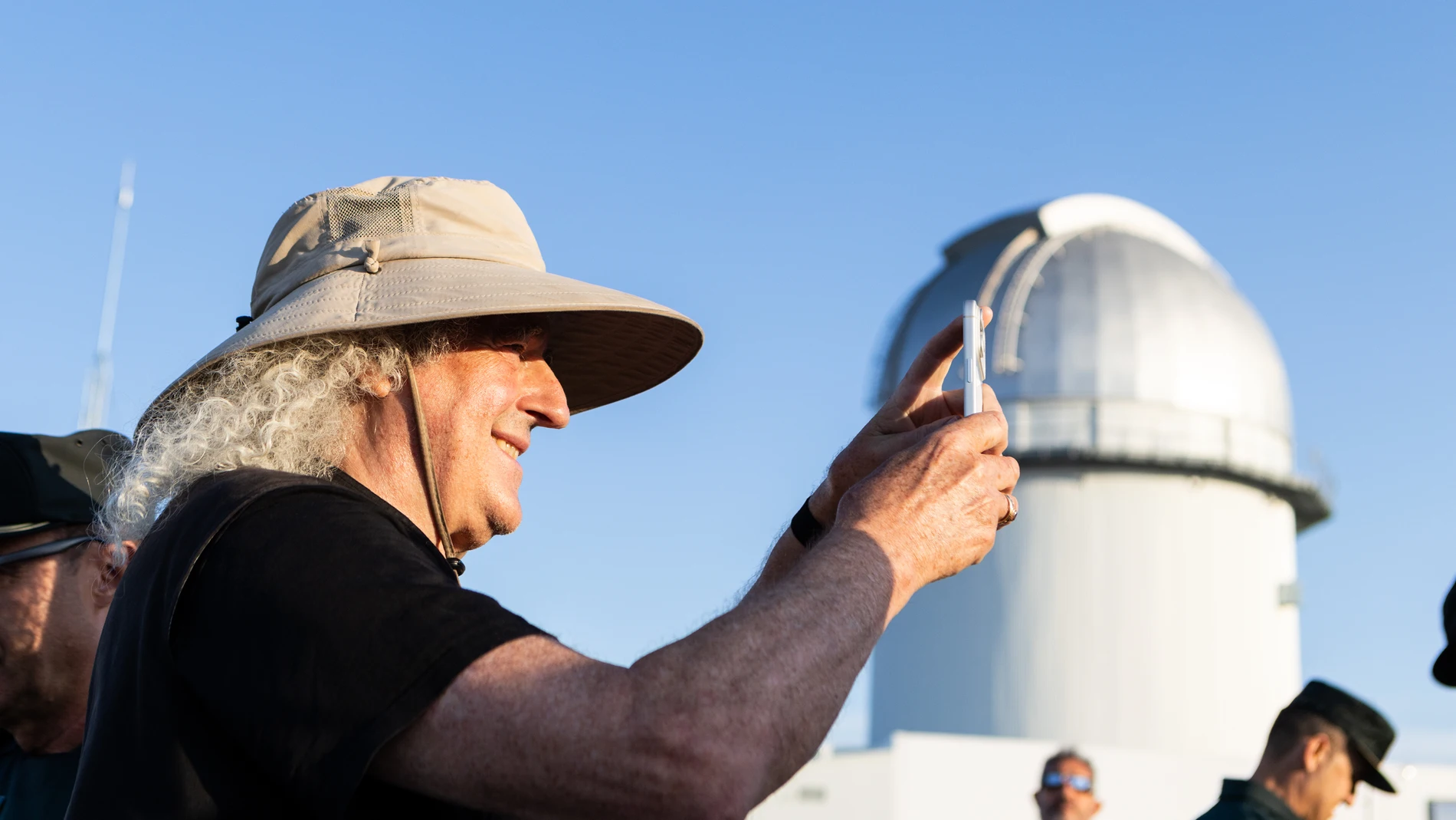 El guitarrista de Queen, Brian May, durante el eclipse solar total de 2026, a 12 de agosto de 2026, en Teruel, Aragón (España) El guitarrista de Queen, Brian May, durante el eclipse solar total de 2026, a 12 de agosto de 2026, en Teruel, Aragón (España)