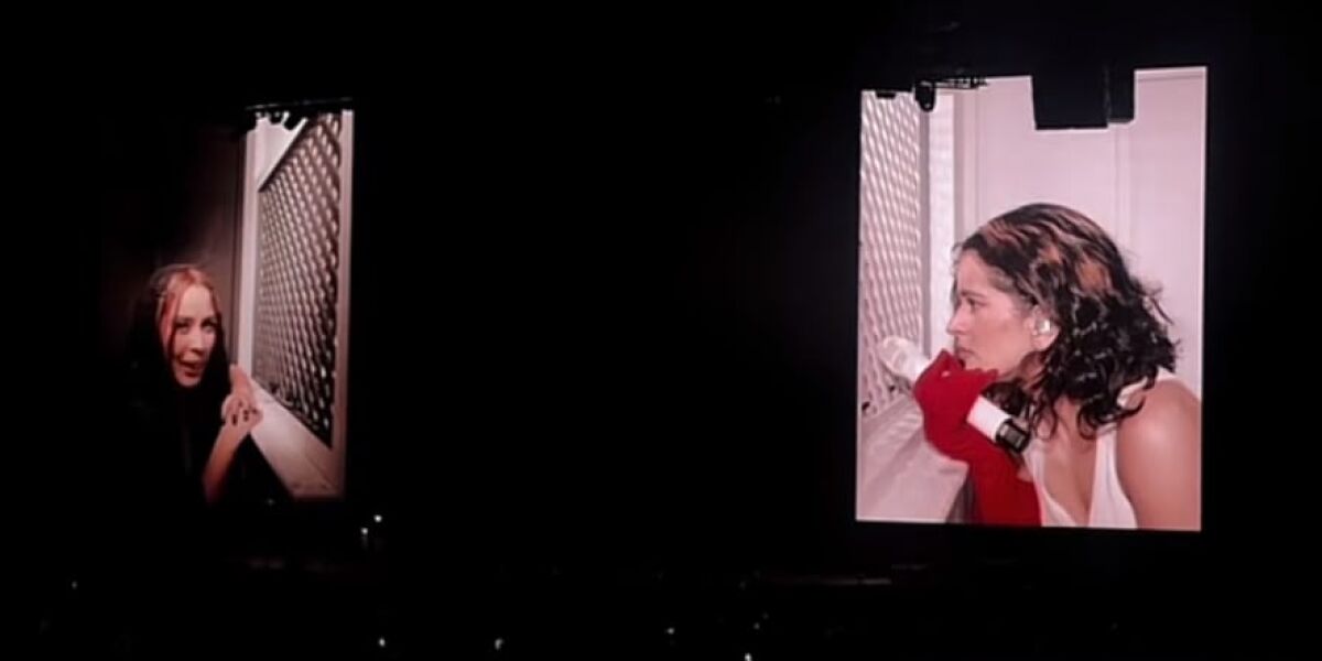 Rosal&iacute;a y its.michhh en el confesionario del 'LUX TOUR' en Guadalajara, M&eacute;xico