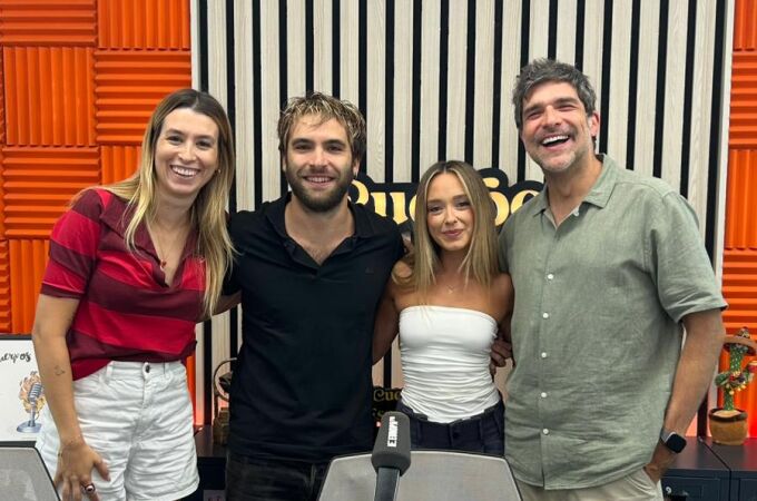 Ricardo Gómez y Lucía de la Fuente, con Eva Soriano y Nacho García en 'Cuerpos especiales'.