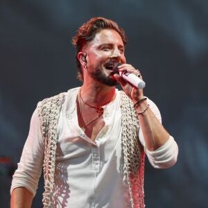 Manuel Carrasco enamora con su concierto en Marbella pese a tener la voz Manuel Carrasco enamora con su concierto en Marbella pese a tener la voz