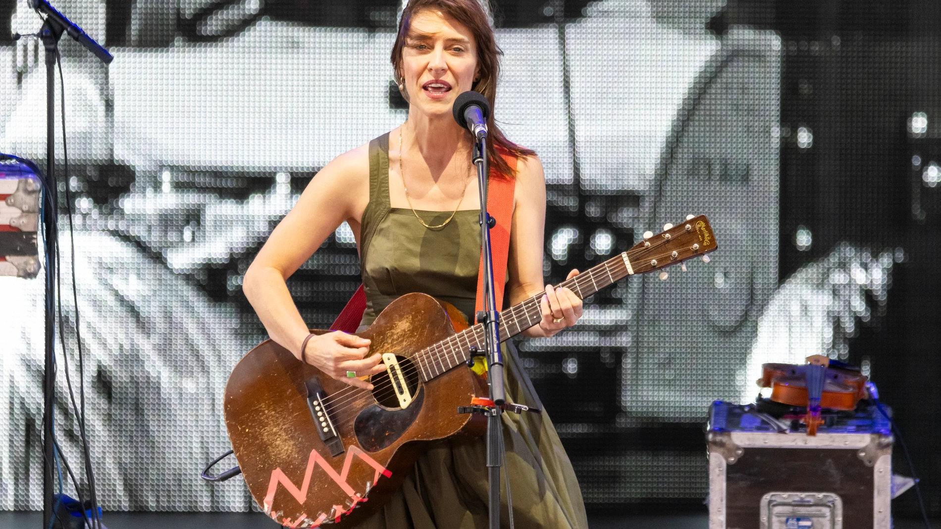 Feist, durante un concierto en 2024 Feist, durante un concierto en 2024