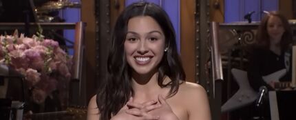 Olivia Rodrigo, en el mon&oacute;logo del Saturday Night Live.