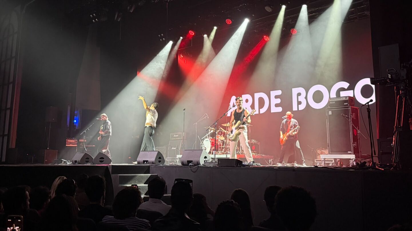 Arde Bogotá Fiesta 30 Años Los Perros