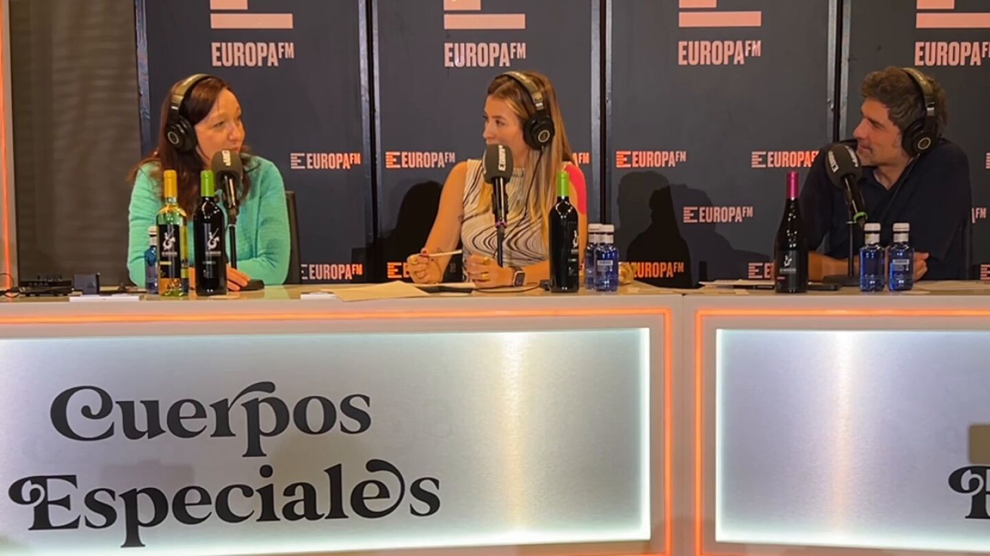 La alcaldesa de San Juan propone un plan a Eva y Nacho: "Subir&iacute;a a los molinos para ver la playa de La Mancha"