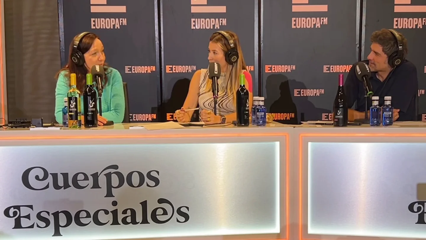La alcaldesa de San Juan propone un plan a Eva y Nacho: "Subiría a los molinos para ver la playa de La Mancha" La alcaldesa de San Juan propone un plan a Eva y Nacho: "Subiría a los molinos para ver la playa de La Mancha"