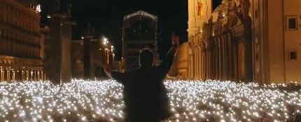 Antonio Orozco canta 'Te juro que no hay un segundo que no piense en ti' en Zaragoza