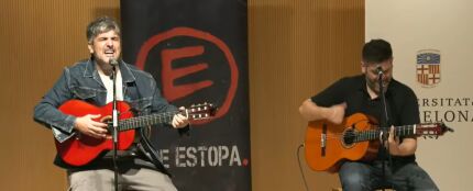 Estopa canta en directo 'Bicho raro'