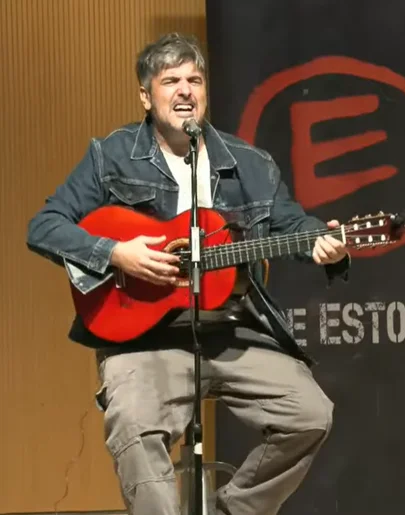 Estopa canta en directo 'Bicho raro' Estopa canta en directo 'Bicho raro'