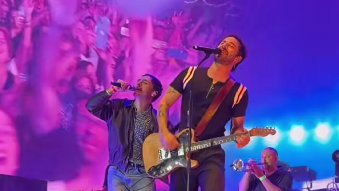 Viva Suecia y Arde Bogotá cantan 'El bien' en Murcia Viva Suecia y Arde Bogotá cantan 'El bien' en Murcia