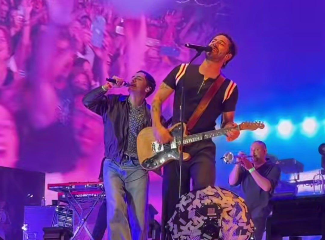 Viva Suecia y Arde Bogotá cantan 'El bien' en Murcia Viva Suecia y Arde Bogotá cantan 'El bien' en Murcia