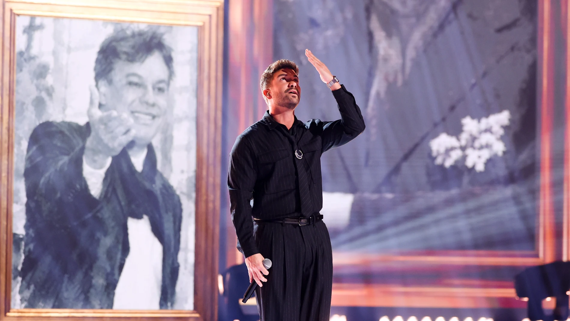 Pablo Alborán canta 'Ya lo sé que tú te vas' como homenaje a Juan Gabriel en los Premios Billboard de la Música Latina 2026 Pablo Alborán canta 'Ya lo sé que tú te vas' como homenaje a Juan Gabriel en los Premios Billboard de la Música Latina 2026